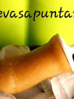 Una foto de Polos de melón y lima