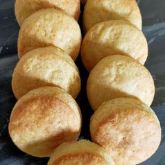 A picture of Cheese Cookies.