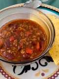 Chili com carne e feijão