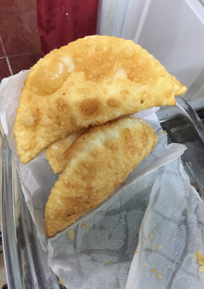 Una foto de Empanadas de pollo fritas