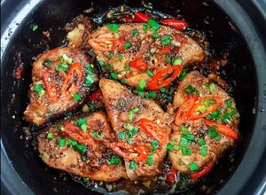 Hình của món Cá cờ kiếm kho tộ kiểu miền Nam.