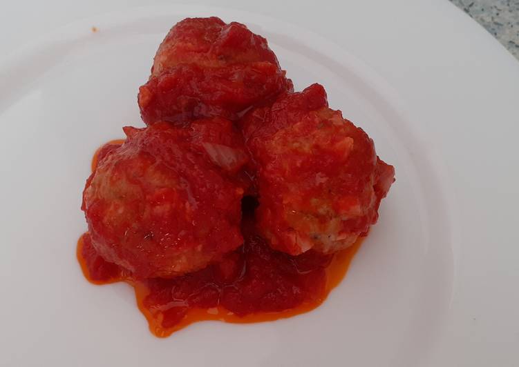 Polpette di pane e prosciutto al sugo