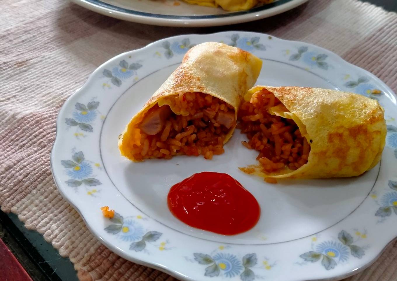 Nasi Goreng Gulung