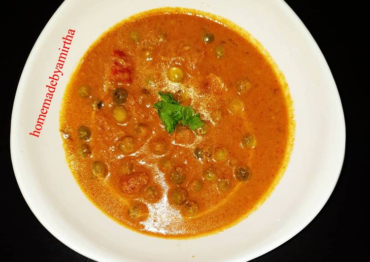 The Simple and Healthy Pachai Sundakkai Puli Kuzhambu / Turkey Berry Tamarind Curry