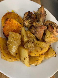 Una foto de Pollo al horno con naranja