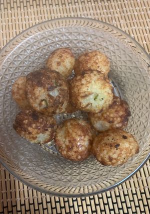 A picture of Sabudana Wada in appe pan.