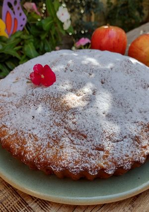 Una foto de Torta húmeda de avena y manzanas🍏🍎