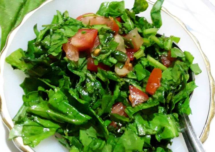 How to Make Quick Palak methi Salad