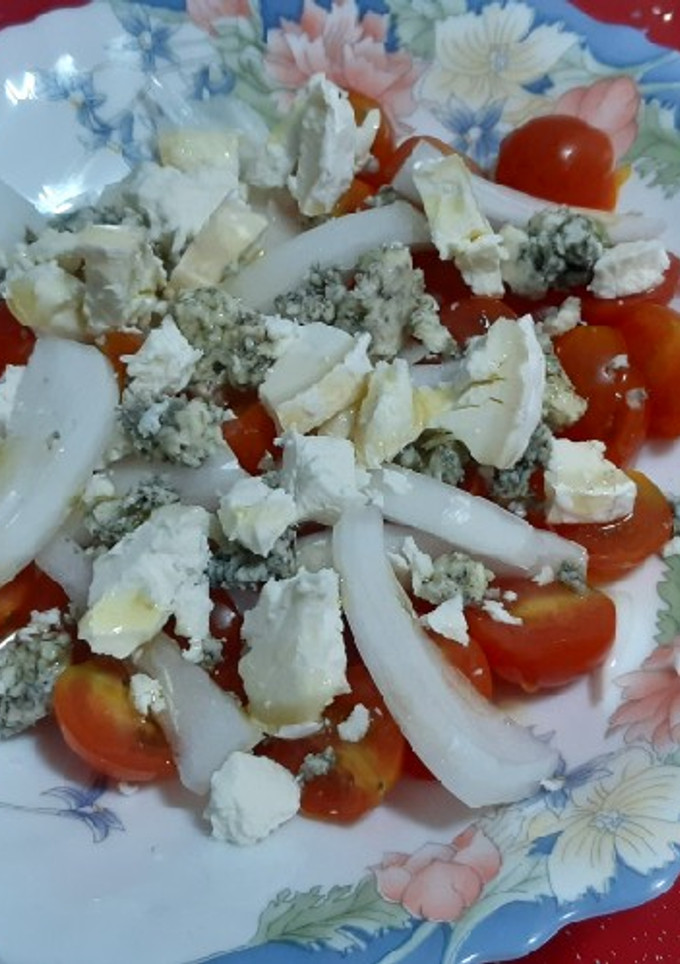 Una foto de Ensalada de quesos