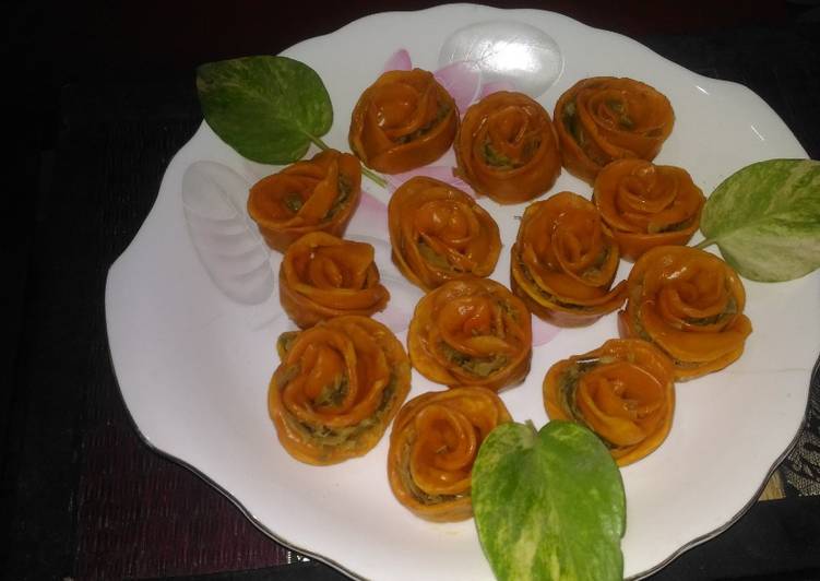 Rose shaped veg momos