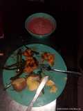 Cerdo Caribe con pimentón papas y jugo de sandía
