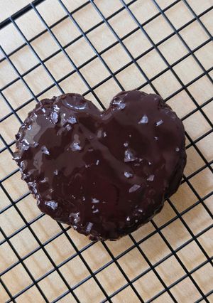 Una foto de Galleta corazón de coco 🥥 sin azúcar agregado ni edulcorante ♥️galleta saludable de banana y coco 🍌 🥥