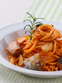 【家樂福廚房】反浪費料理》茄汁鯖魚汁義大利麵 的食譜成品照片