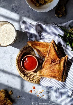 A picture of Potato mix veggie and cheese sandwich.