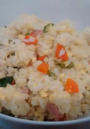 Una foto de Arroz colorido