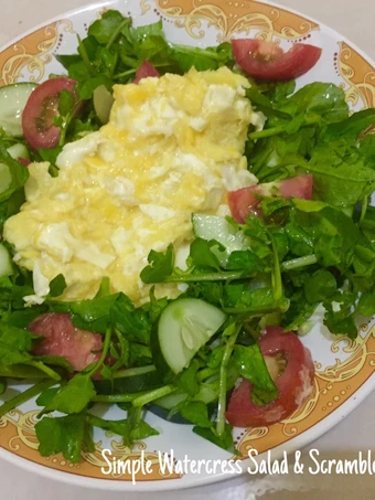 Cara Mudah Menyiapkan Resep  Simple Watercress Salad &amp; Scramble Egg yang Sempurna, Lezat