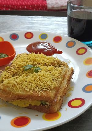 A picture of Masala Sandwich.