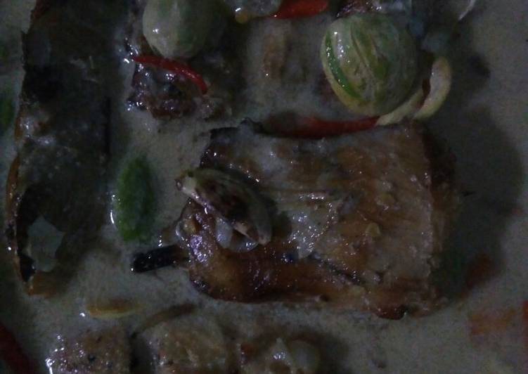 Ikan manyung asap masak mangut