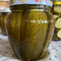 Pickled cucumbers / gherkins A picture of Pickled cucumbers / gherkins.