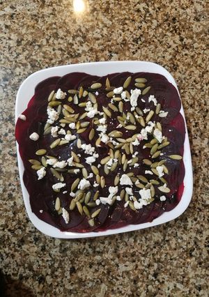 Una foto de Carpaccio de Betabel