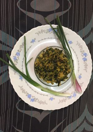 வெங்காயத்தாள் பொரியல் (Green Onion Poriyal Recipe in Tamil) செய்முறை முக்கிய புகைப்படம்