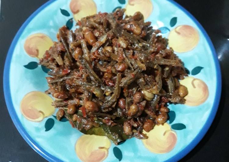 Langkah Mudah untuk Membuat Sambal teri kacang ala kiki ka Anti Gagal