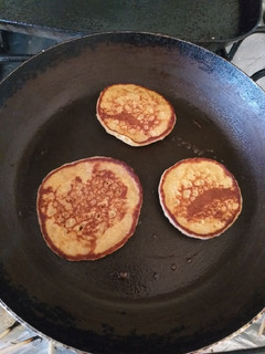 Una foto de Hot cakes avena y plátano