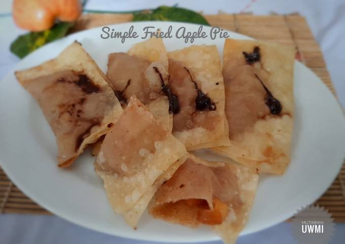 Simple Fried Apple Pie (Kulit Pangsit)