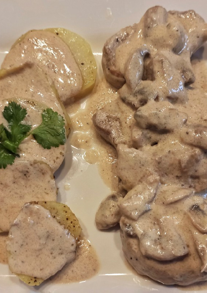 Una foto de Filete de cerdo con champiñones 🐖