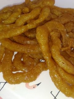 जिलेबी (jalebi recipe in marathi) रेसिपी चे मुख्य फोटो