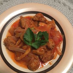 A picture of Home style hot sausage in tomato sauce (σπετζοφαι Εύβοιας)🇬🇷🇮🇹.