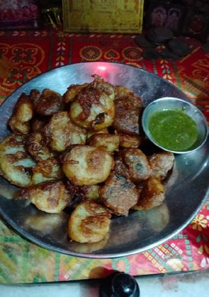 कुट्टू के आटे की पकौड़ी (kuttu ke atte ki pakodi recipe in Hindi) रेसिपी मुख्य फोटो