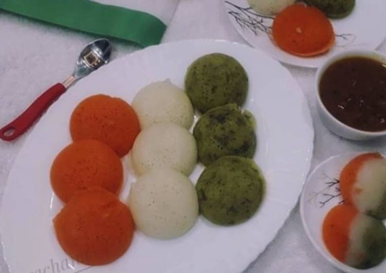 Recipe of Favorite Tri colour rawa idli