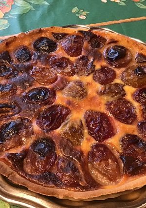 Une photo de Tarte aux prunes et amandes (pâte sablée œuf et sucre glace)
