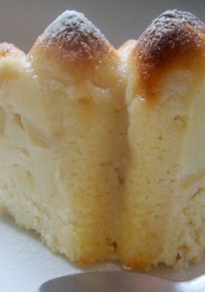 Una foto de Bizcocho de manzana y queso masacarpone