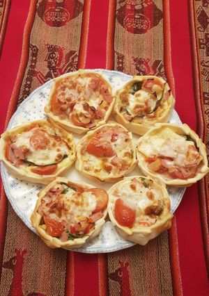 Una foto de Canastitas caprese