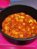 Albóndigas mixtas en salsa de tomate con albahaca y brandy