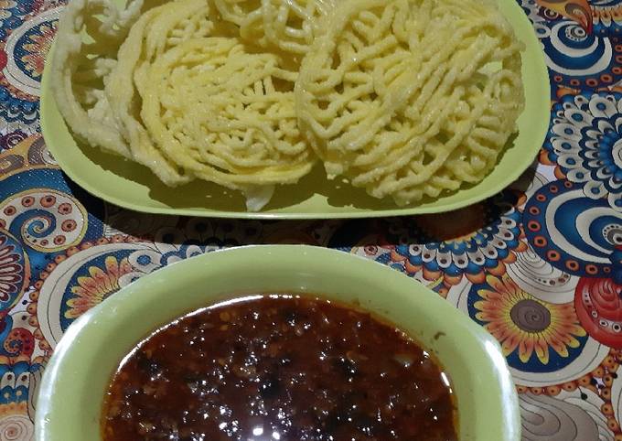 Sambel oncom kerupuk mie