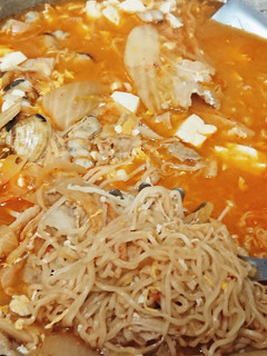 韓式泡菜豆腐鍋加王子麵 的食譜成品照片