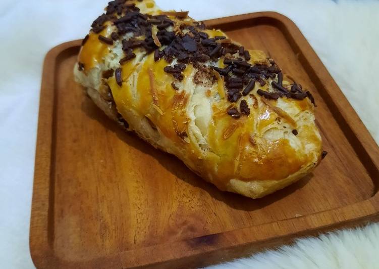 Langkah Mudah untuk Menyiapkan 5. Mini Banana Choco Cheese Strudle #BandungArisanRecook4_Ika.S yang Enak