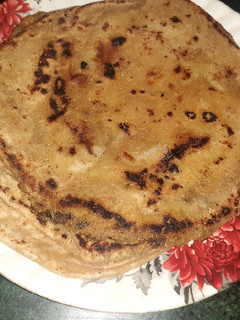 अचारी पराठा (Achari paratha recipe in hindi) रेसिपी मुख्य फोटो