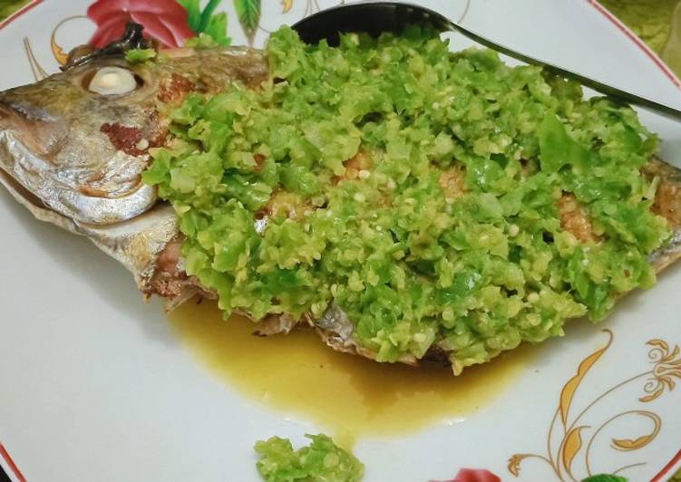 Resep Ikan bakar / sambel belimbing wuluh / sambel gumilang / pecak, Bikin Ngiler