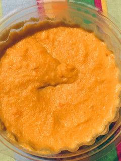Una foto de Cheddar vegano sin lactosa