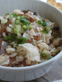 【一鍋到底】豬肉角煮炊飯 的食譜成品照片