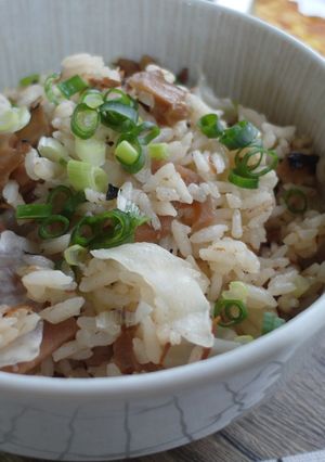 【一鍋到底】豬肉角煮炊飯 的食譜成品照片