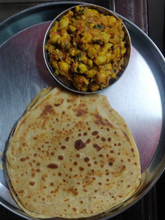 છોલે (Chhole Recipe In Gujarati) રેસીપી મુખ્ય ફોટો