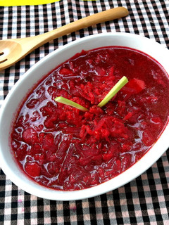 Una foto de Sopa reconfortante de remolacha-veggie