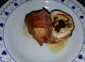 Una foto de Pechugas rellenas con ciruelas y nueces 