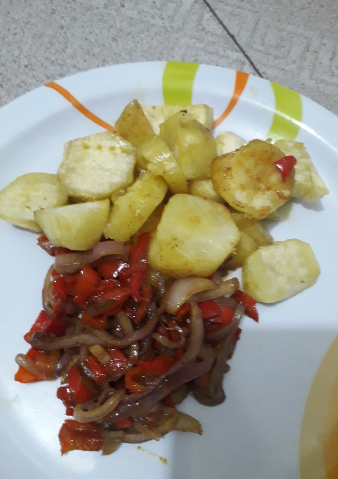 A picture of Sweet potatoes n source.