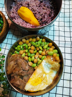 日式洋蔥燒肉便當 的食譜成品照片